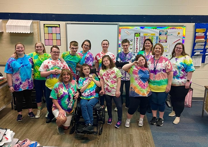 Geauga ACHIEVE students at West Geauga High School celebrated the end of the school year with a tie dye party! 